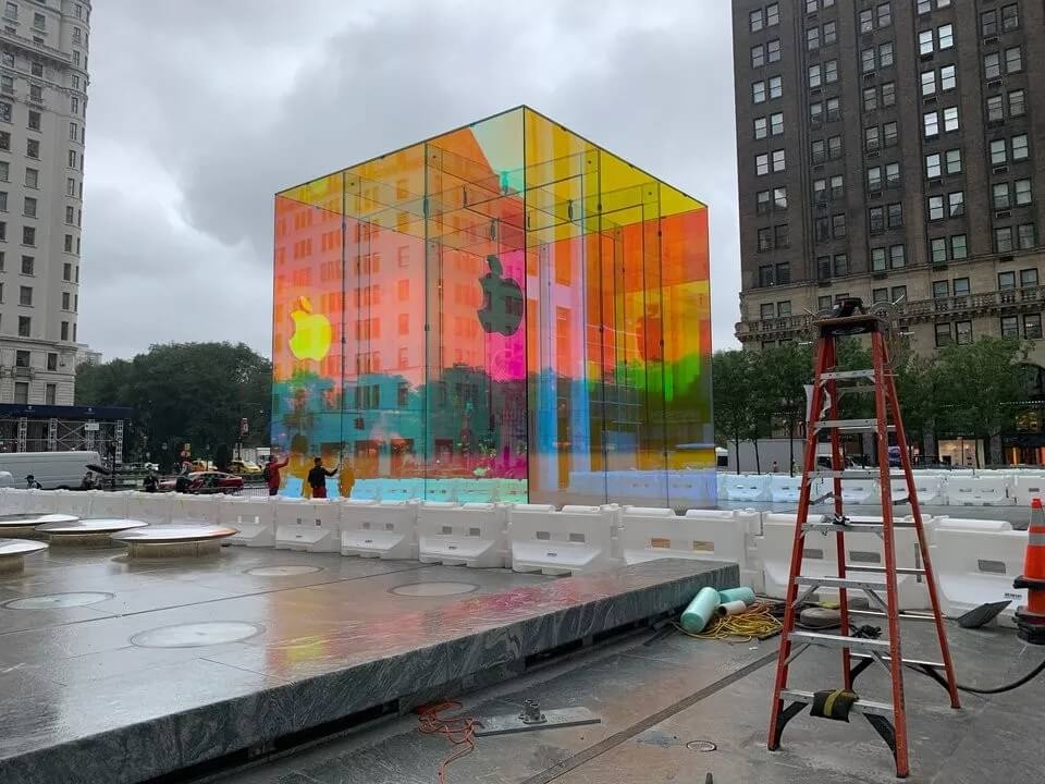 這一次，蘋果店讓大家「性高潮」了！網(wǎng)友：在紐約大道升起彩虹！