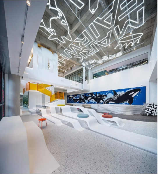 辦公室規(guī)劃成這樣 你還想在家辦公嗎？--馬克華菲上海總部辦公室